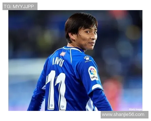 球星变身流氓足球大佬，街头对决展现另类魅力与精彩技巧